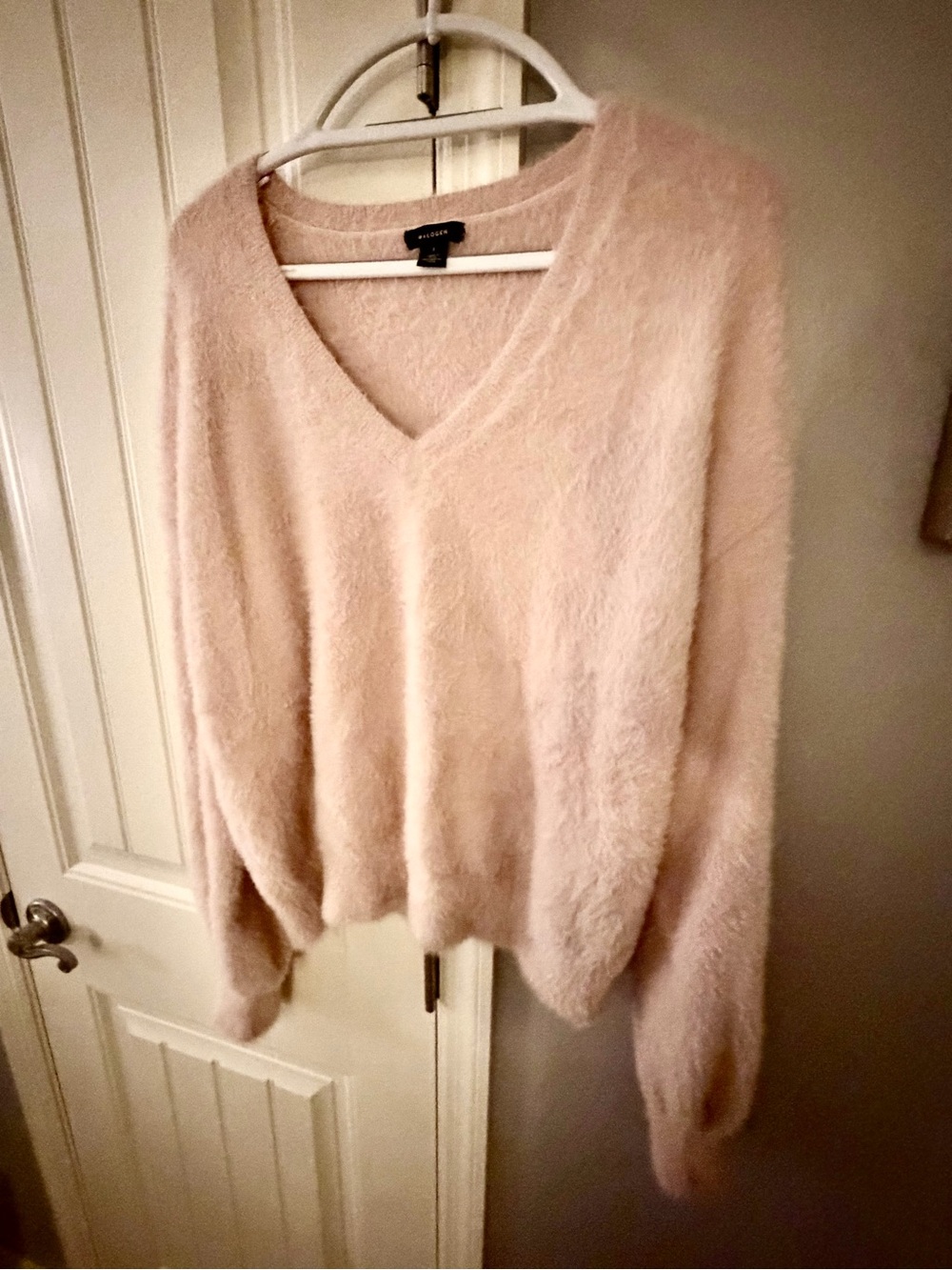 Halogen Fuzzy V-Neck Sweater in Blush Pink